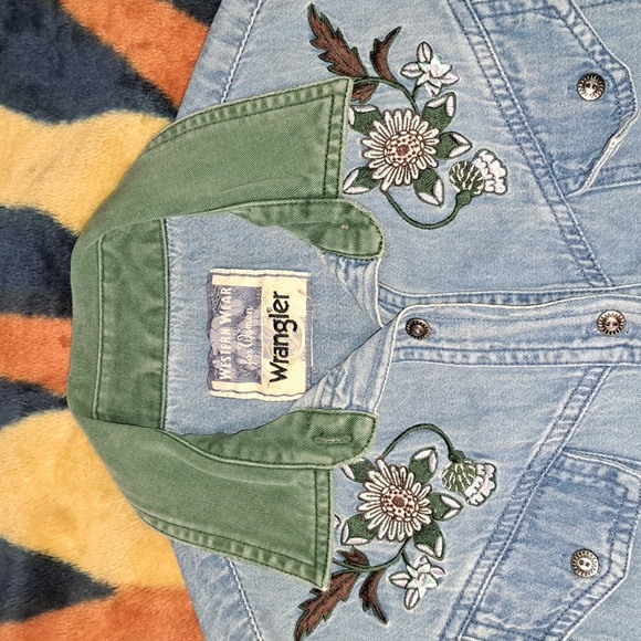 Vintage 90s Wrangler western wear sleeveless denim with floral design sz s - Picture 2 of 3